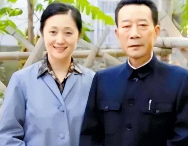 70岁李雪健配偶揭晓！竟是世东谈主熟悉的她，难怪丈夫能长盛不衰
