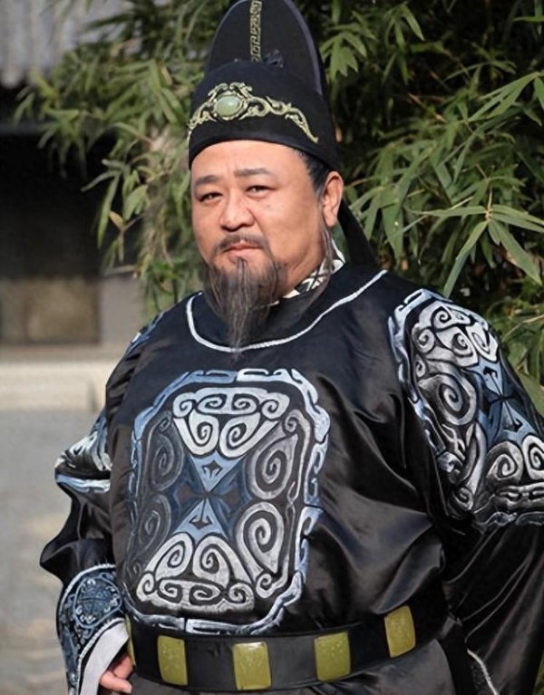 从胖子到话剧明星，梁冠华迎风翻盘感东说念主至深 _靠实力走红
