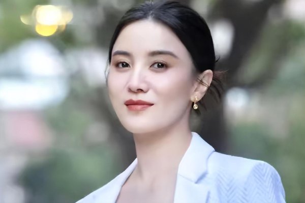 获白玉兰视后一个月，宋佳再破天花板，此次她让总计演艺圈千里默了